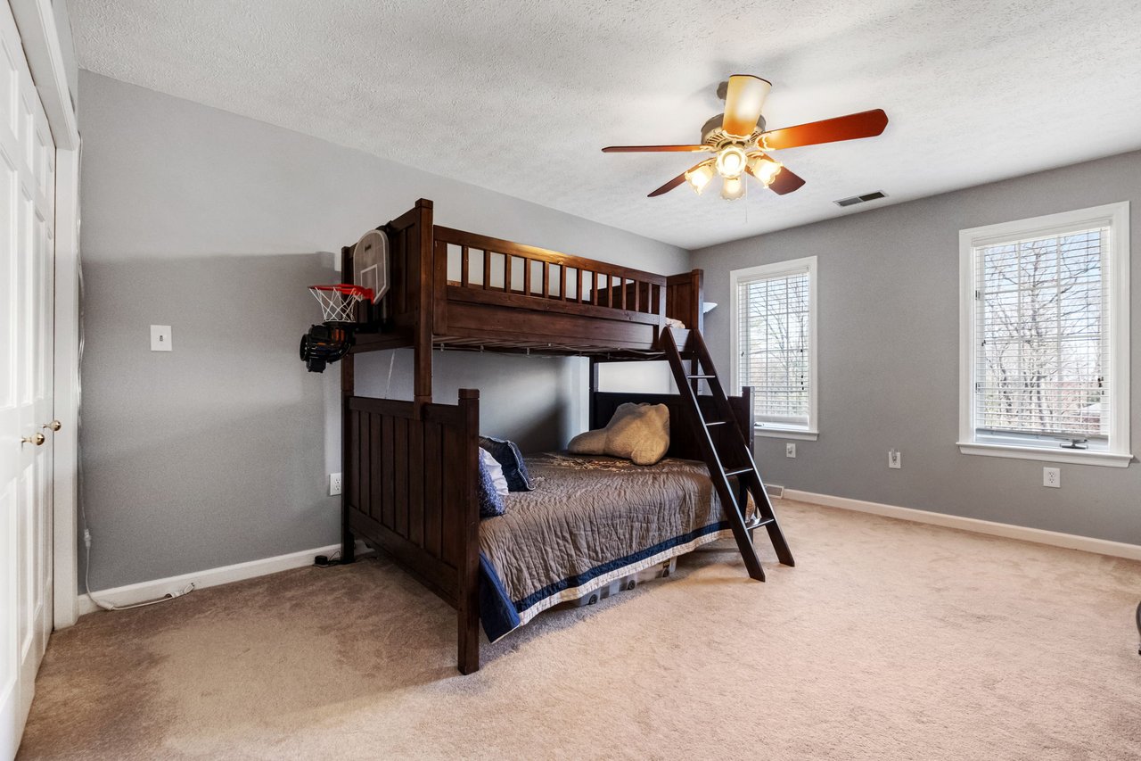 913 Highlander Circle