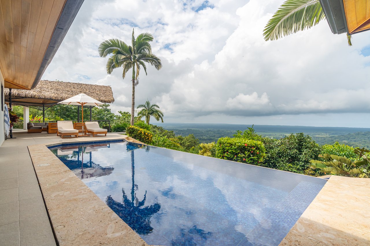 Casa Amarilla – Oceanfront Luxury Meets Sustainable Living in Tres Rios