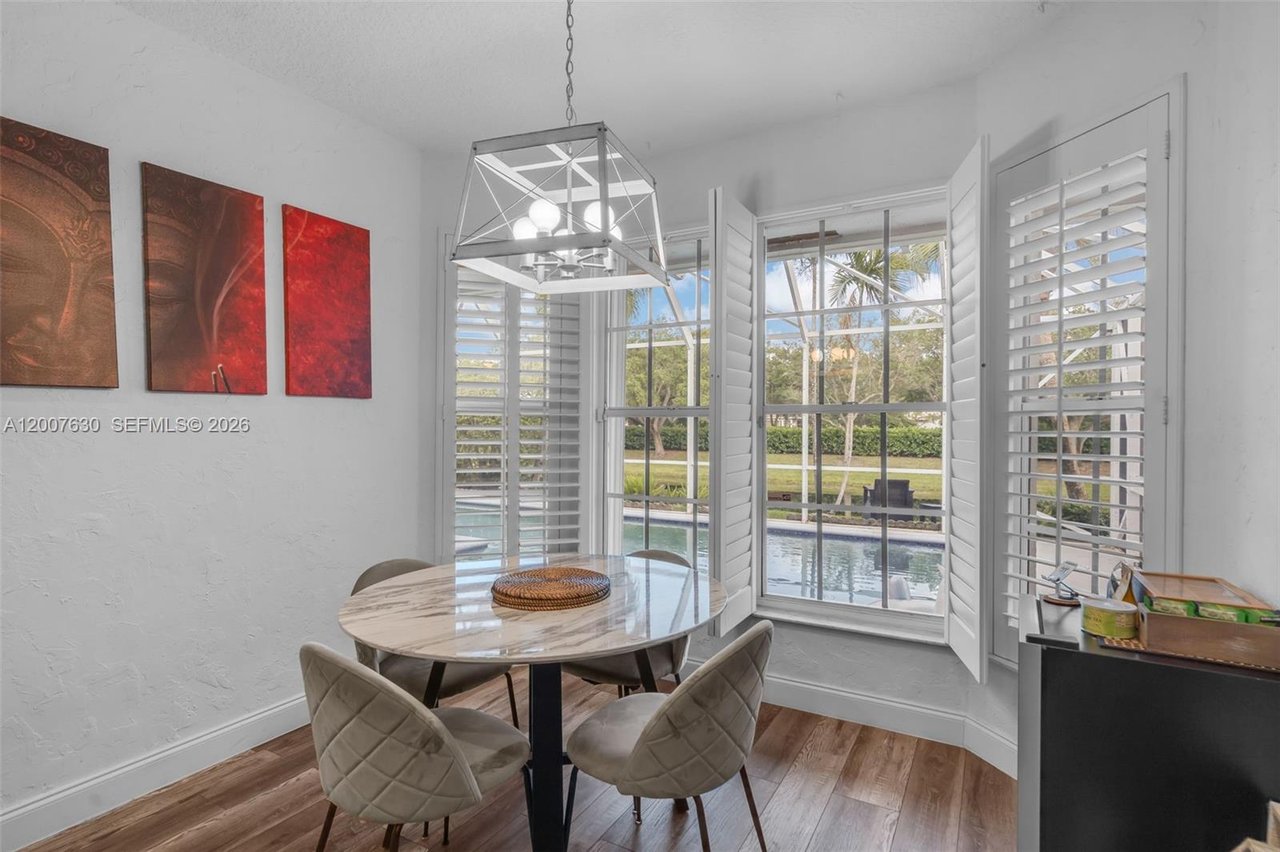 11834-highland-place-coral-springs-fl-home-for-sale-dining-set