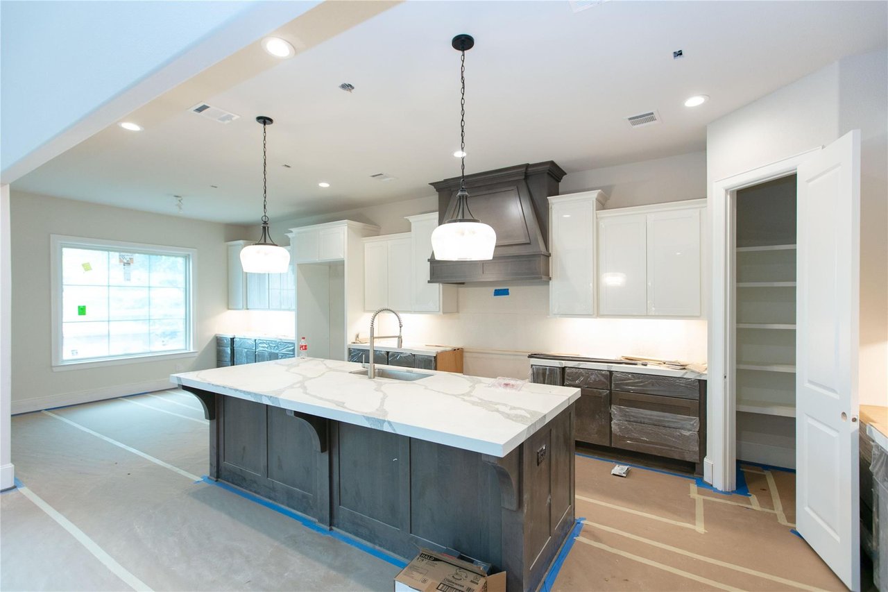 3543 Blue Bonnet Blvd
