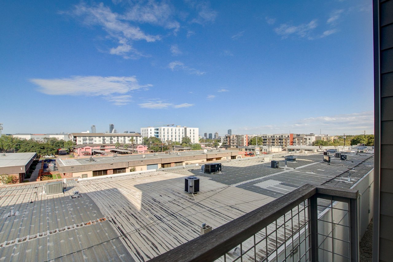 SAGE -Great location on South Lamar! 