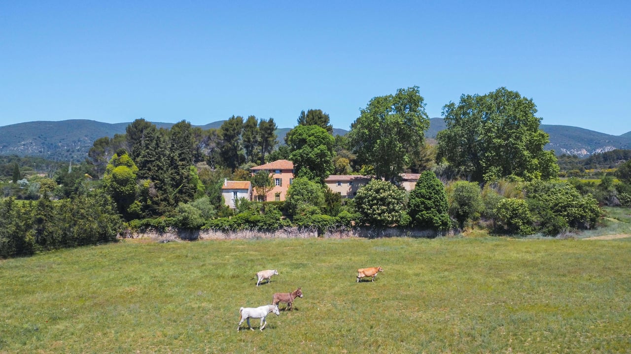 Farming estate and its 19th cenutry Bastide
