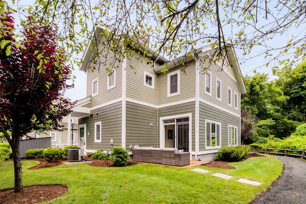 22 Blue Jay Circle