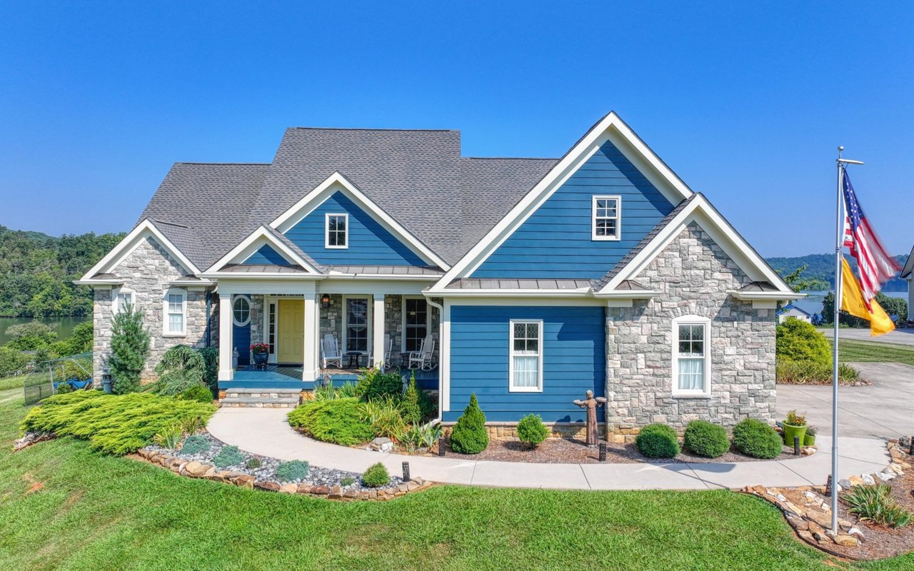 Wallace Luxury Spotlight | 326 Marble Bluff Drive Kingston, TN 37763
