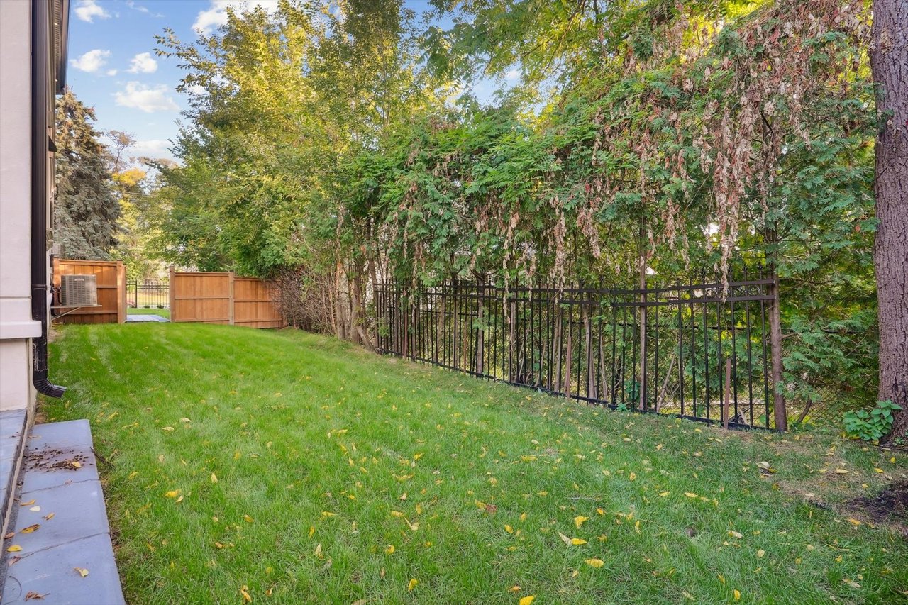 452 Rothesay Place