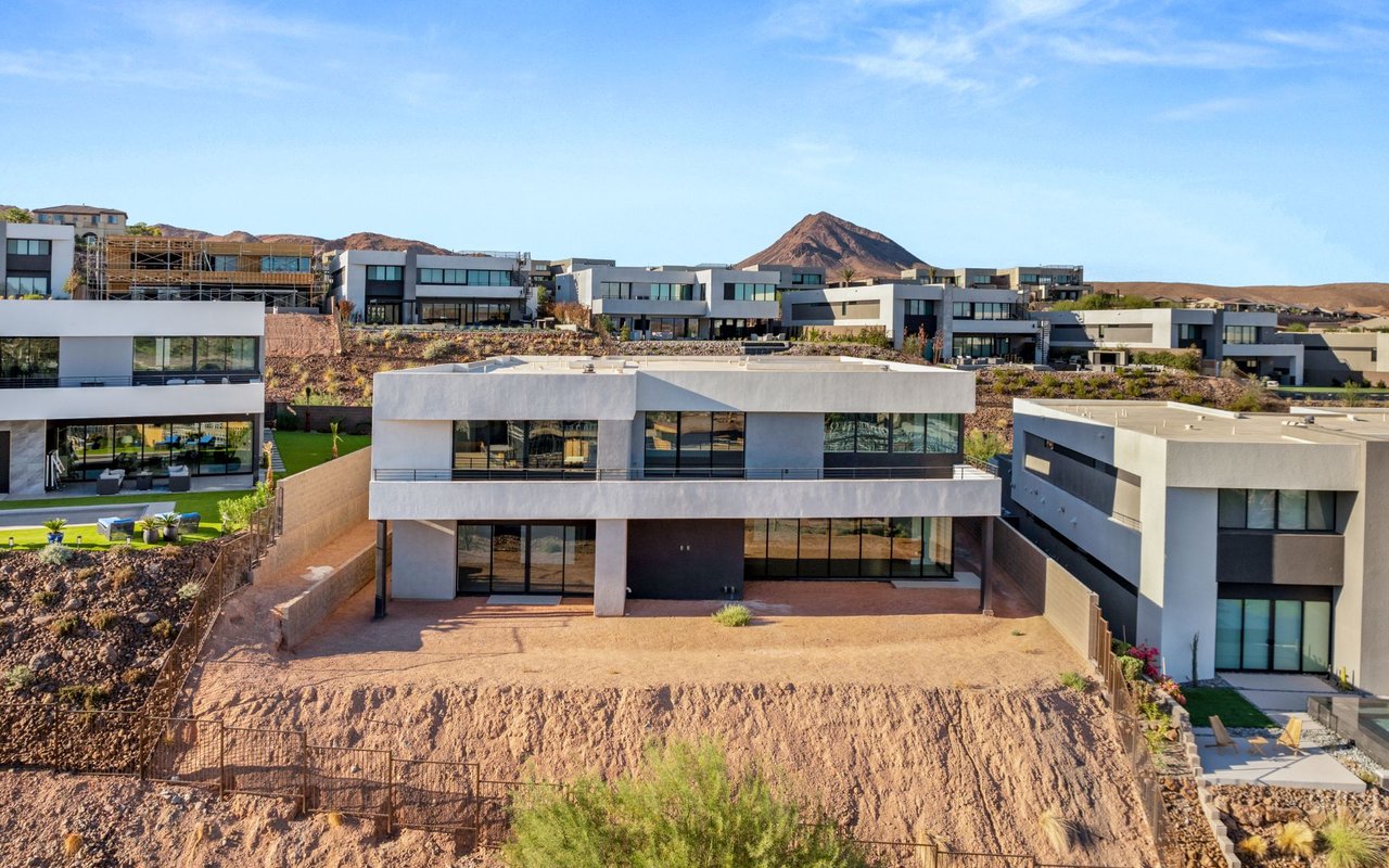 25 Canyon Bay Drive