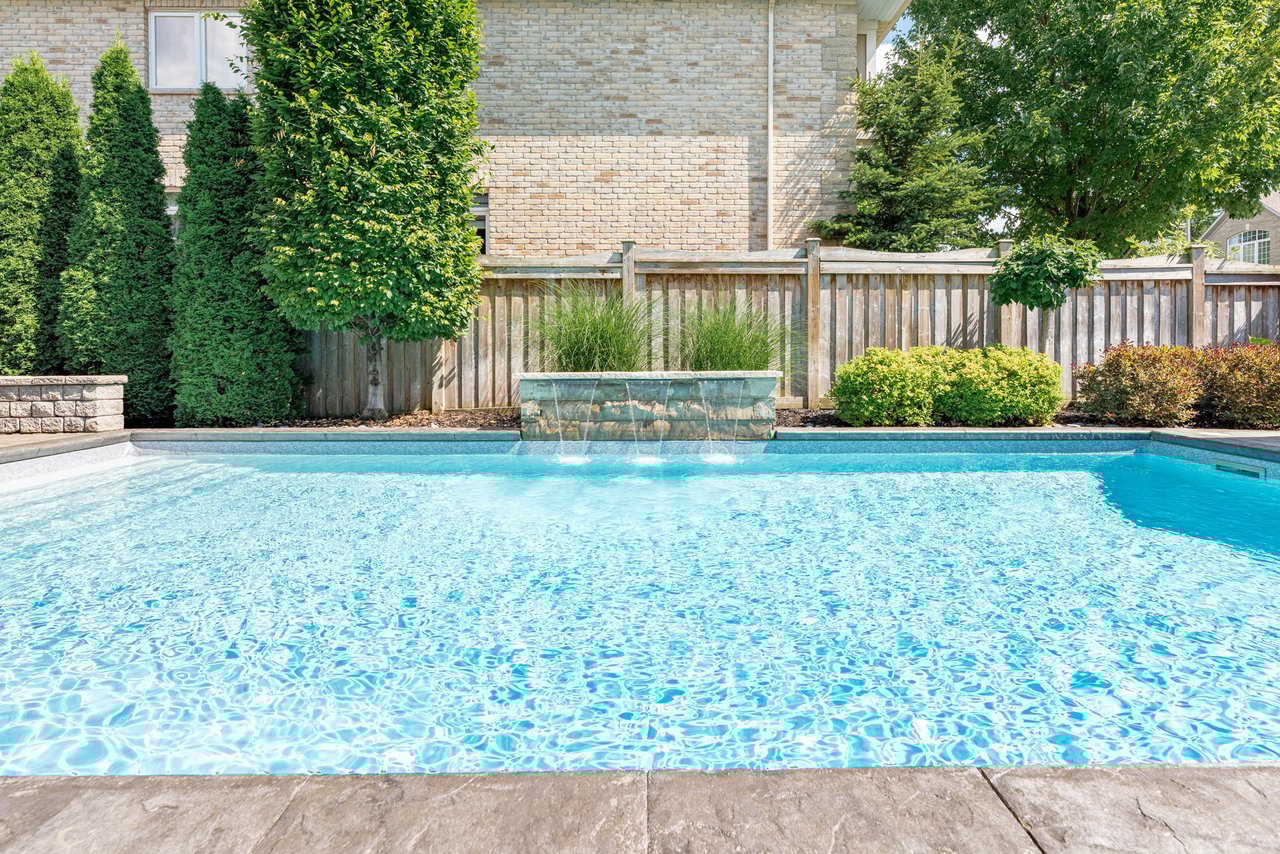 2151 Bingley Cres