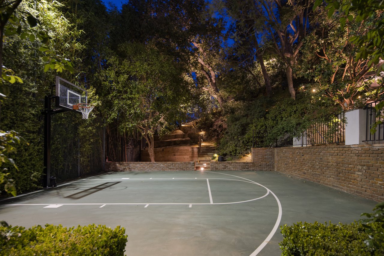 9541 Heather Rd, Beverly Hills