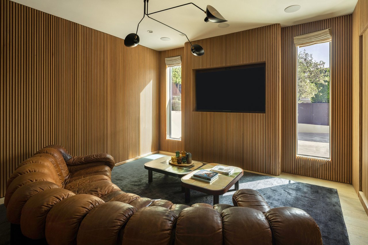 1557 Tower Grove Dr, Beverly Hills