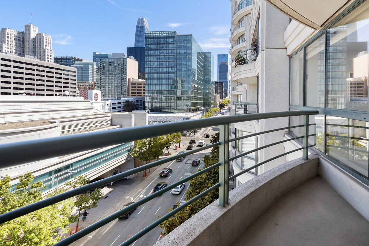2 Bedroom Residence at Museum Parc