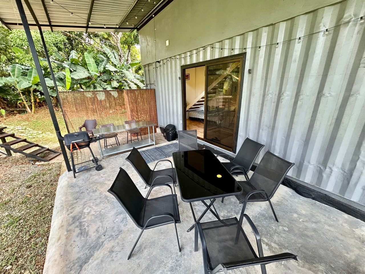 Hatillo Breeze, 2 Bedroom Home on 1,311m2 of usable land and year round creek!