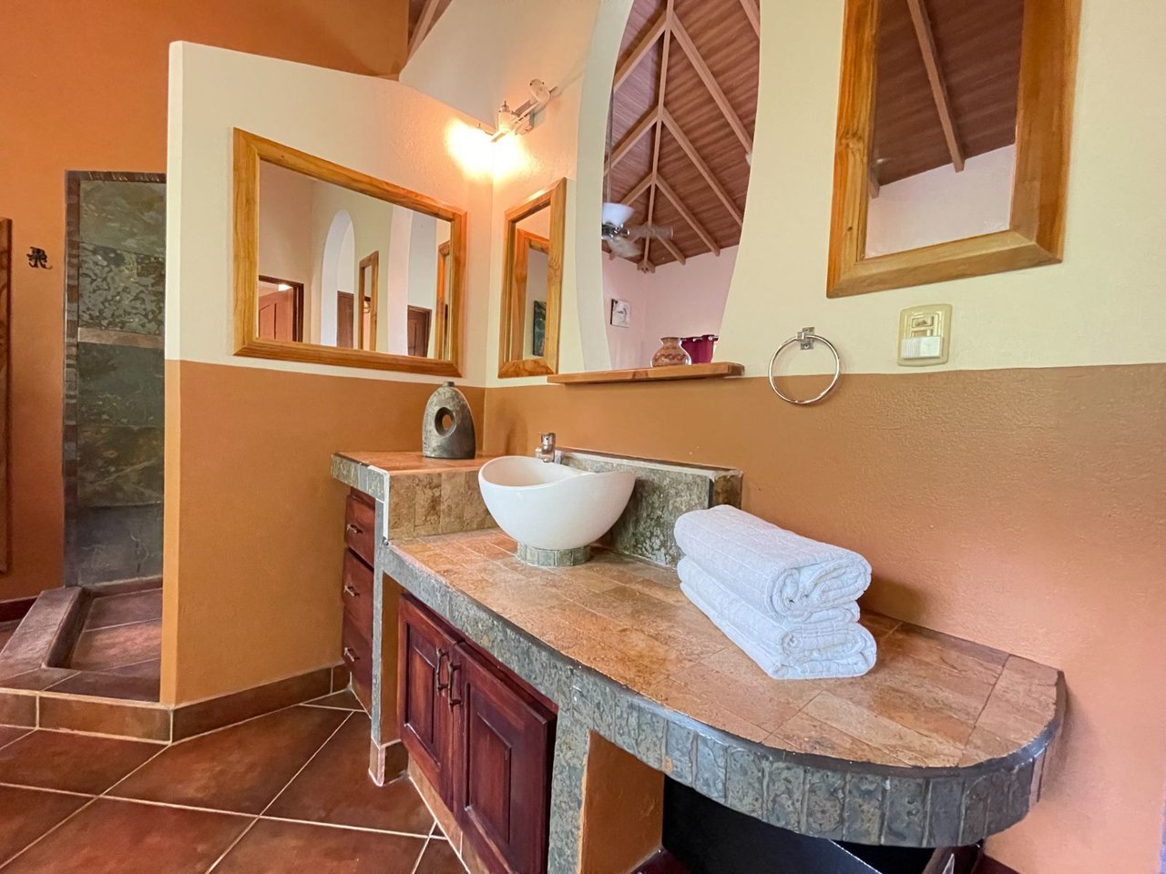 Riverfront Guest House Estate, Uvita, Puntarenas