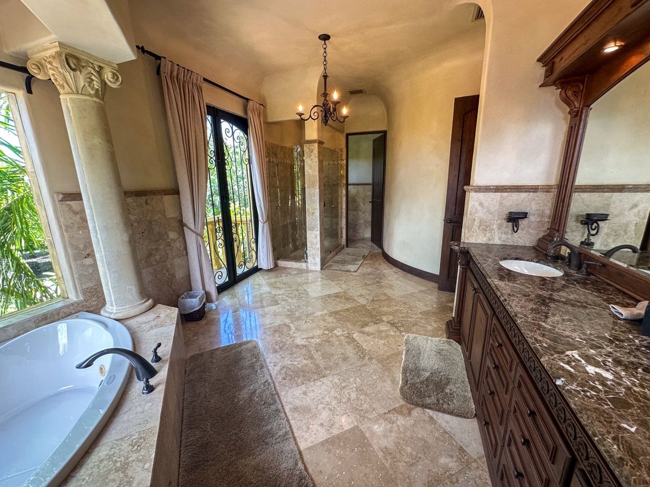 Villa Tuscana | Luxury Golf-Front Tuscan-Style Estate in Hacienda Pinilla