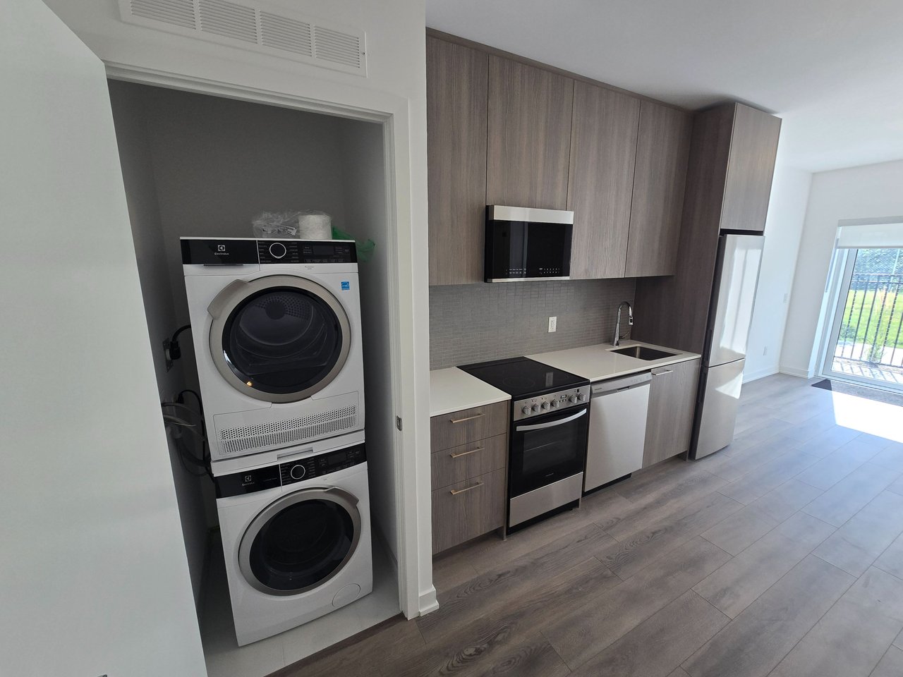 Bright Open-Concept Suite