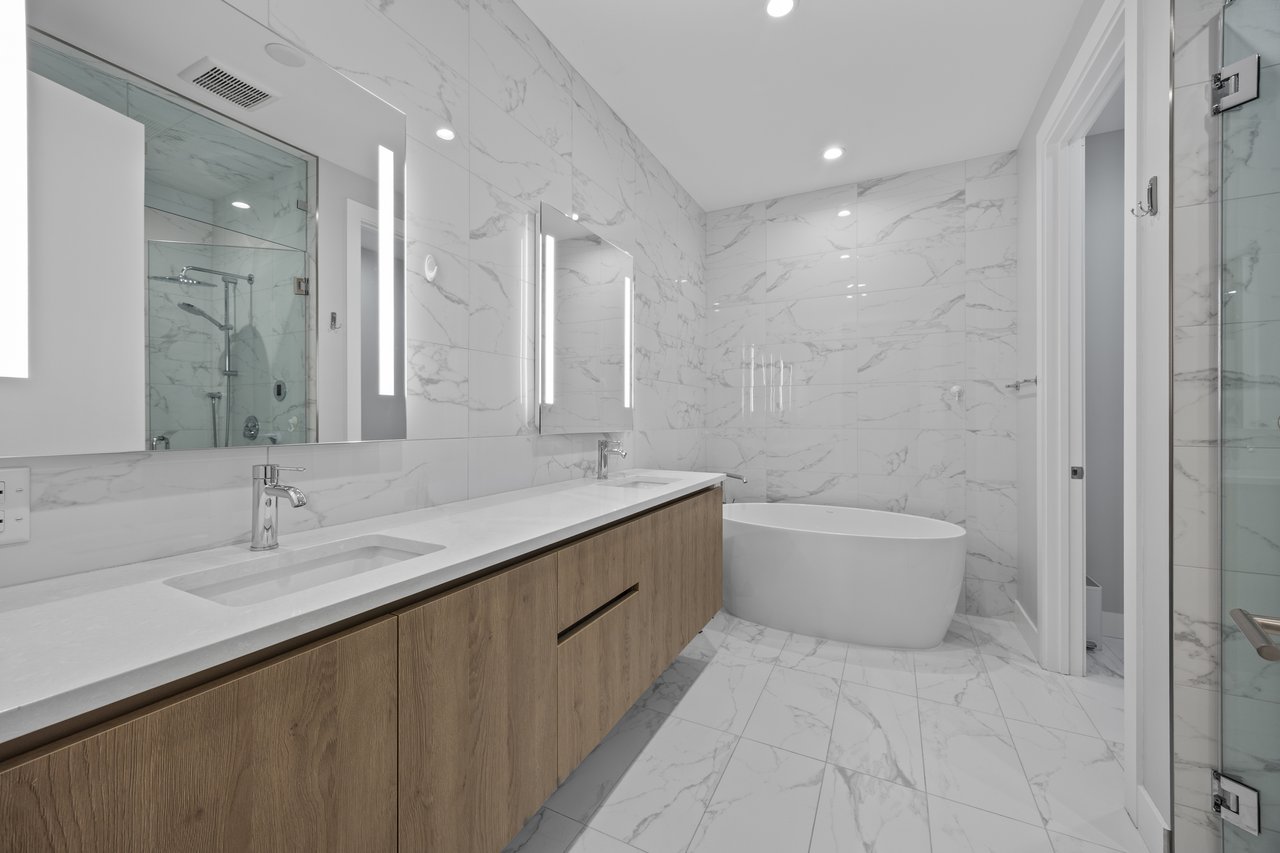 305 S Racine Ave PH-D