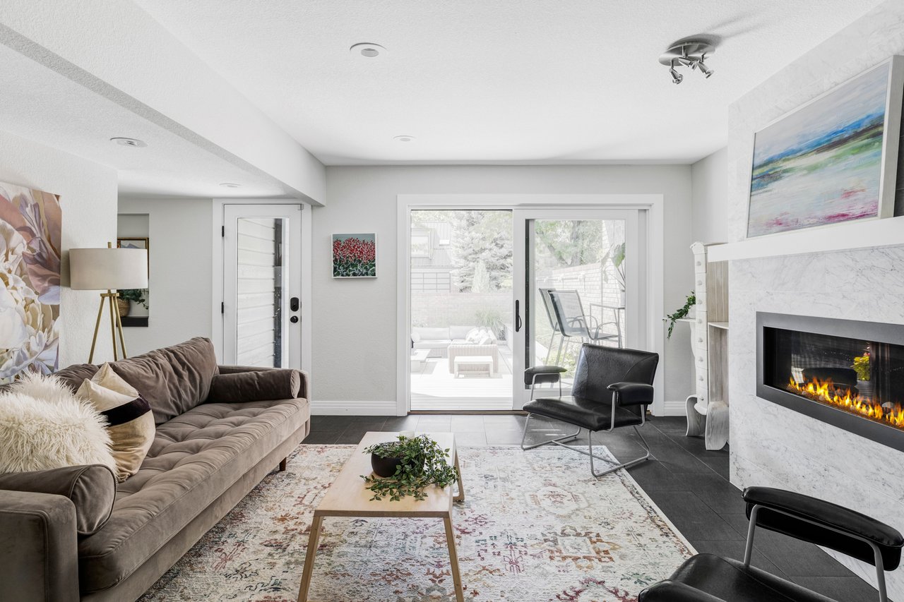 3865 Newport Lane