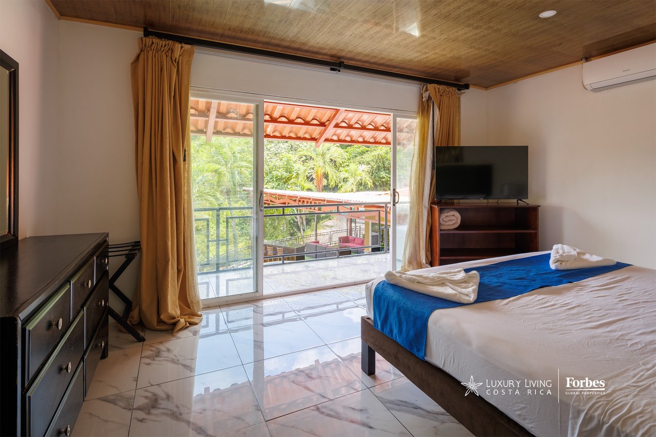 21455 - Remodeled Residence, 10 bedrooms, Near Marina Los Sueños with Views