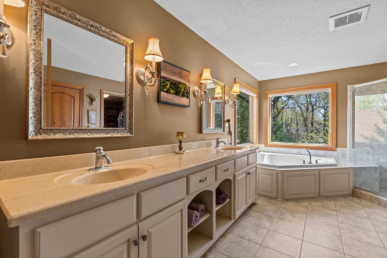 Hanson-Built Model Home on Quiet Cul-De-Sac