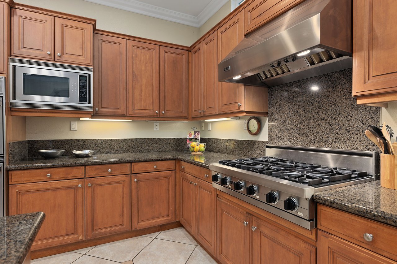 5275 Raven Hill Point