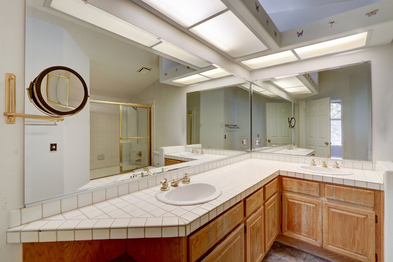 22303 Golden Canyon Cir
