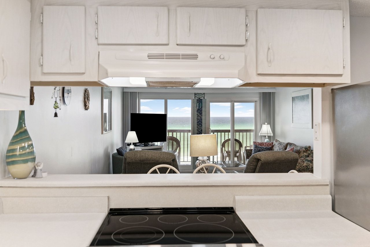 Pinnacle Port Condominium