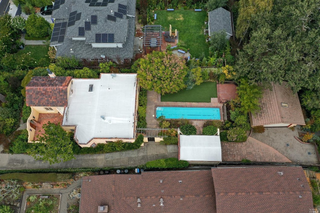 144 Magnolia Ave