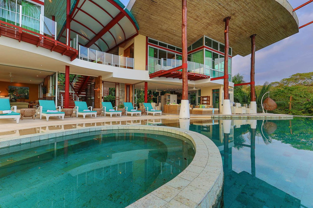 Casa Fantastica Luxury Mountain and Ocean View Villa