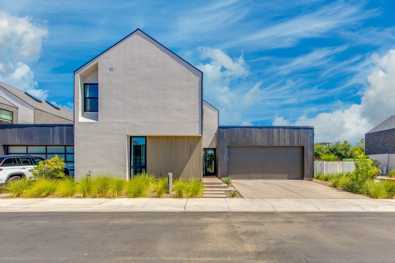 1328 E Pomelo Grove Ln.