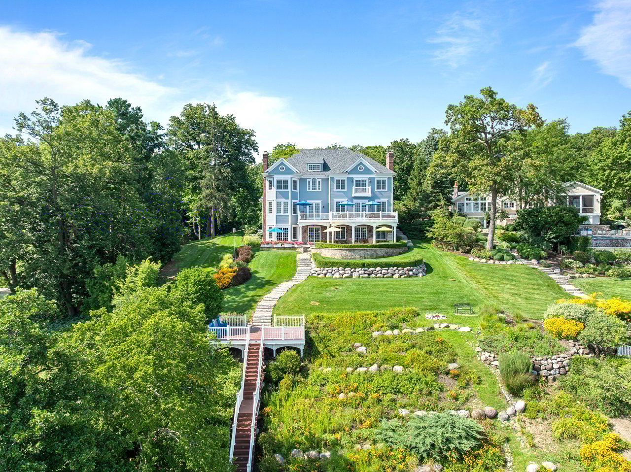 N2224 Bonnie Brae Lane