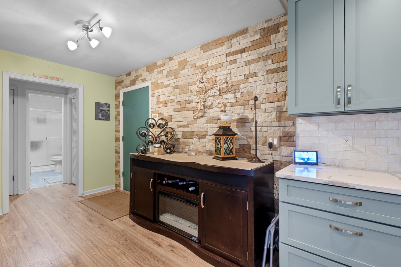 1305 W. Main St. Unit 202 Lake Geneva, WI 53147