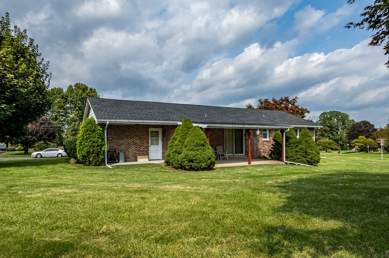 928 Dogwood Lane