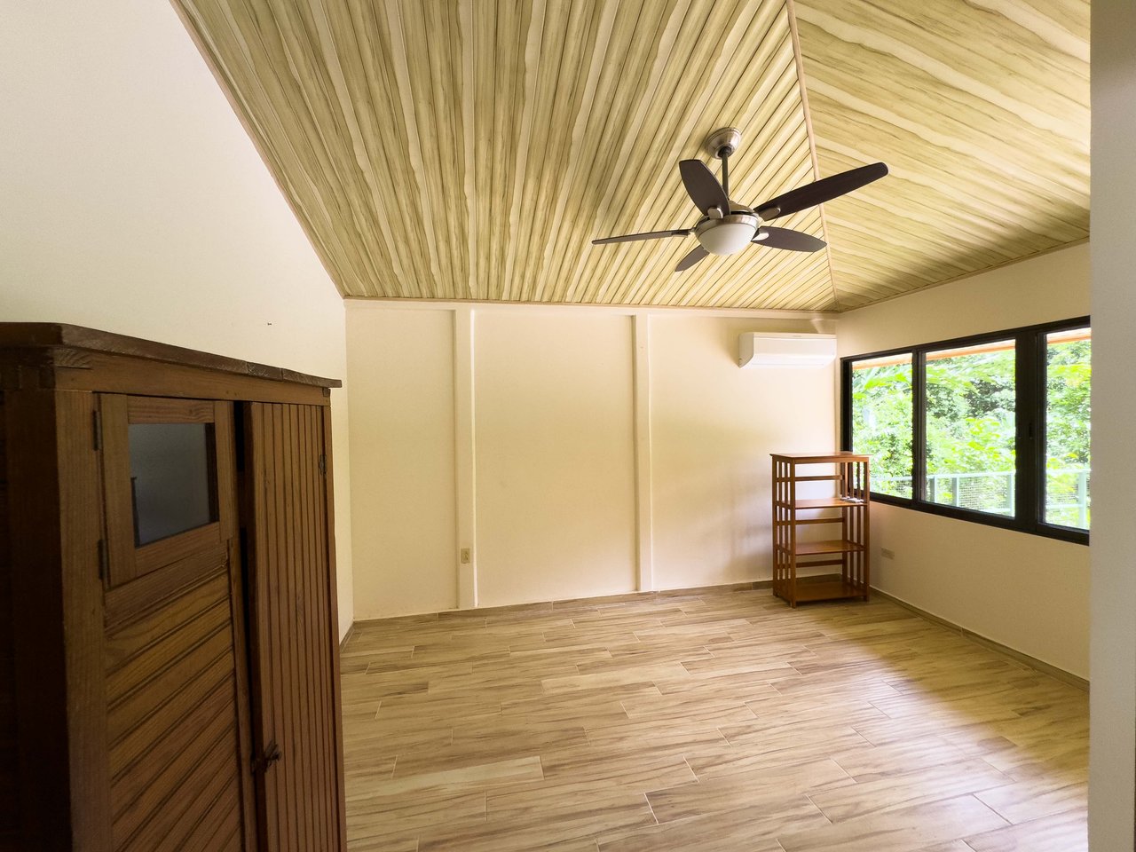 Valley of the Horses , Multi-Home Mountain Retreat -Dominical