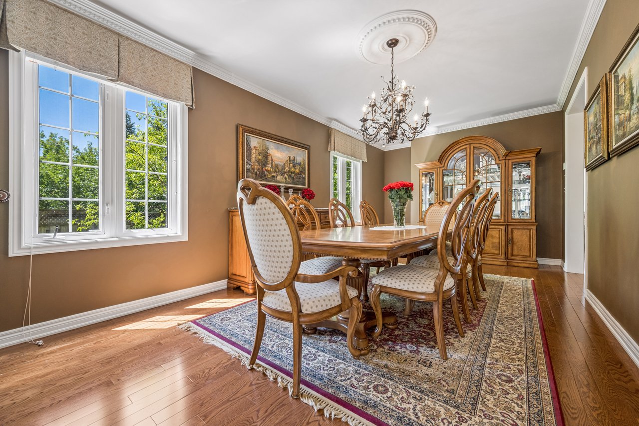 2283 Briargrove Circle, Oakville, ON