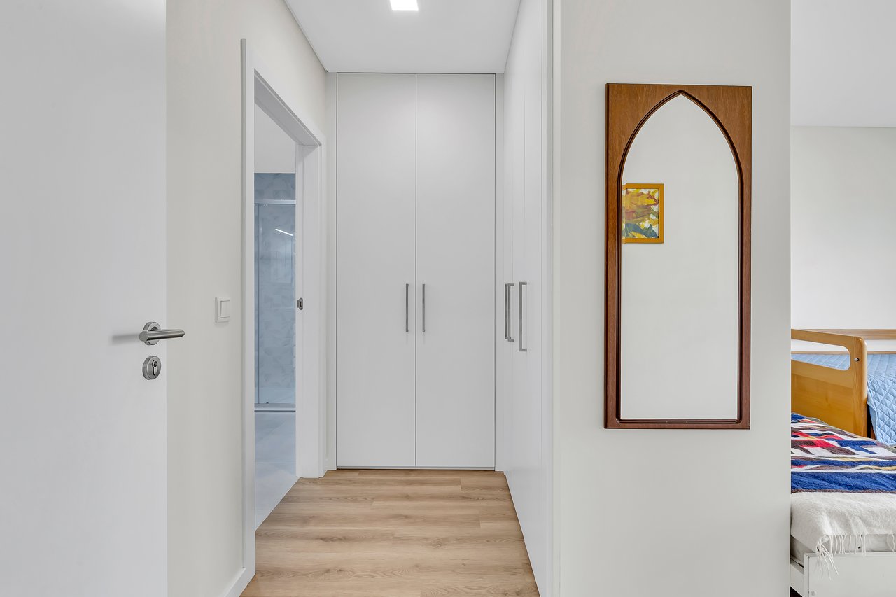 Bright Coastal Apartment with Large Terrace Just Steps from the Beach in Figueira da Foz