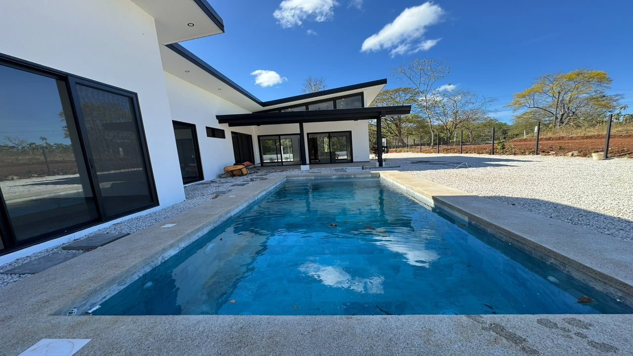 Villa Luz: Tropical Modern Home for Sale in Rancho Pinilla