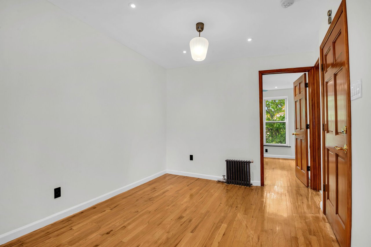 545 Quincy Street Unit: 3