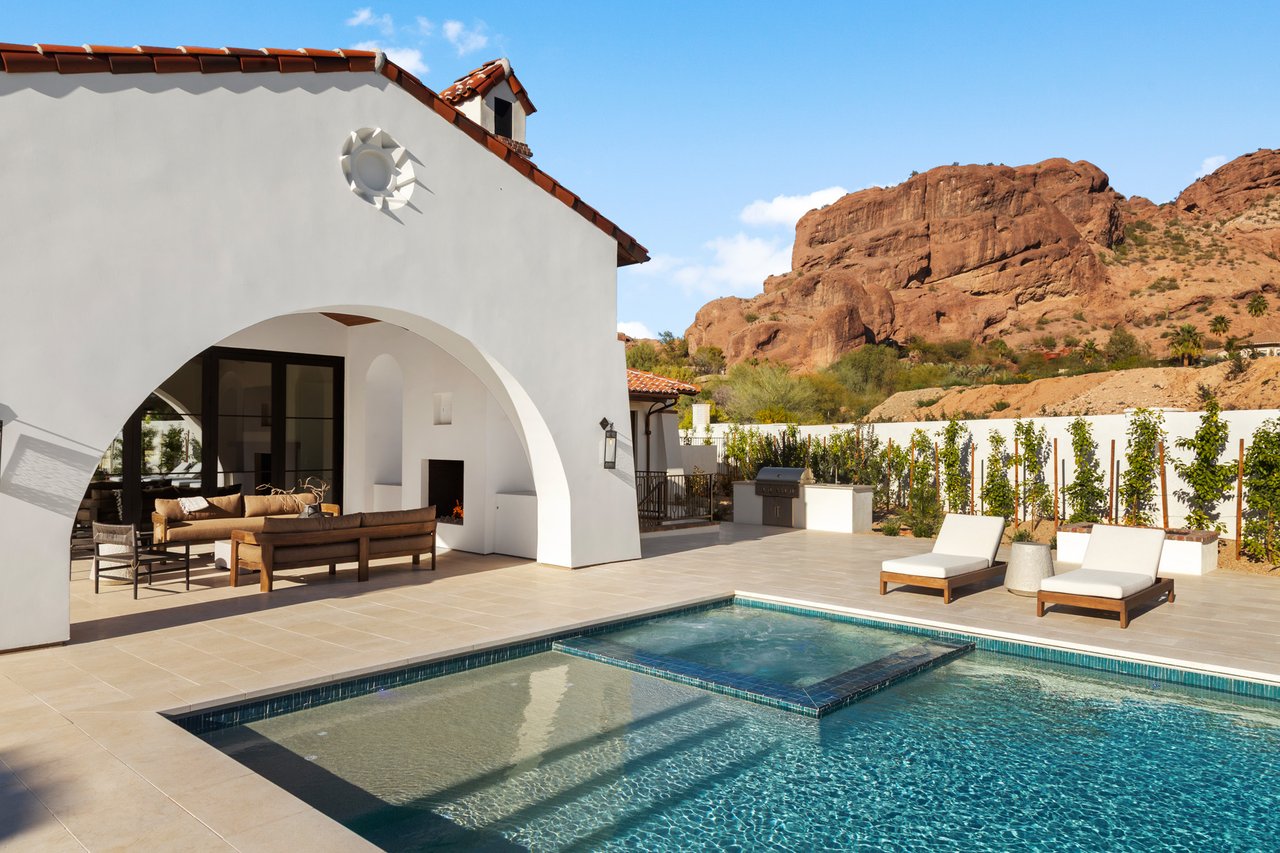 4605 E ROCKRIDGE Road