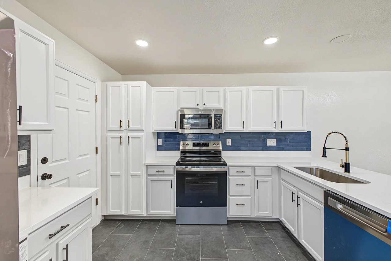 520 W 114th Pl
