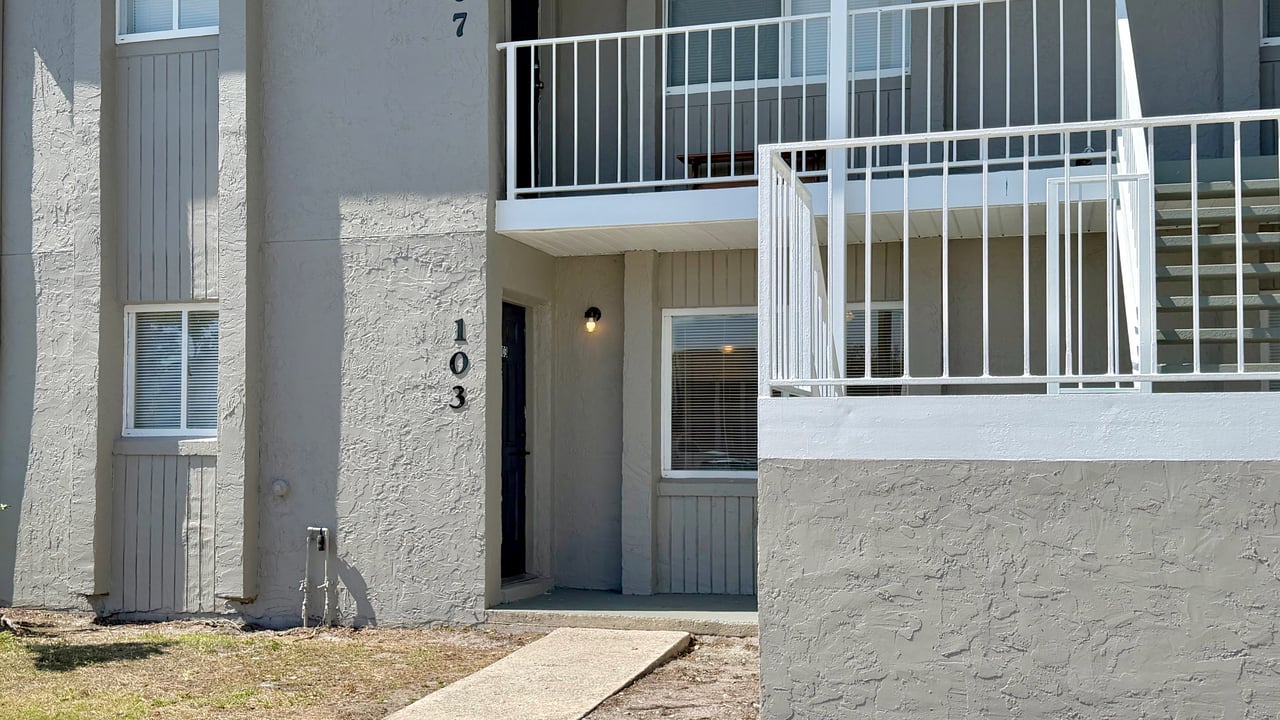 Spacious Ground-Floor Apartment for Lease in Winter Springs