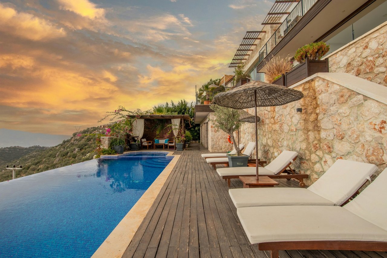 Los Gatos Luxury Properties