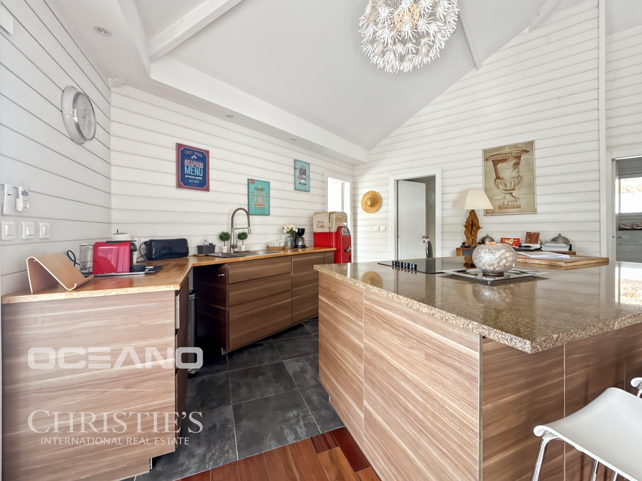 Real Estate Complex – 3 Villas + 1-Bedroom Apartment