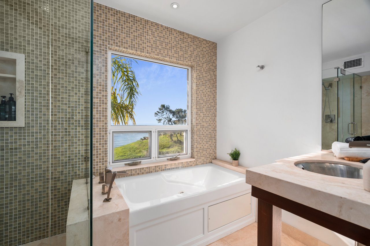 Casa Bianca by Oraklus