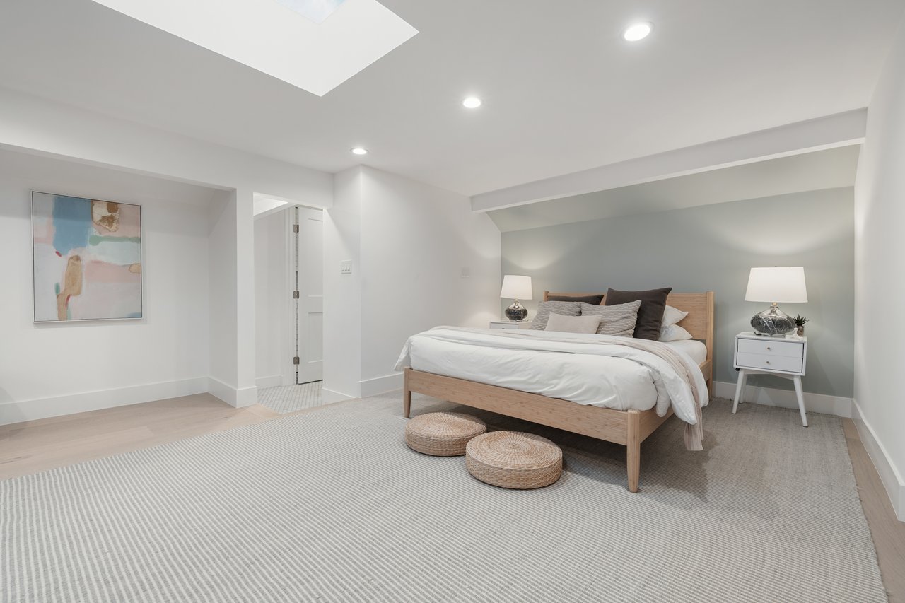 3721 Woodcliff Avenue, Sherman Oaks