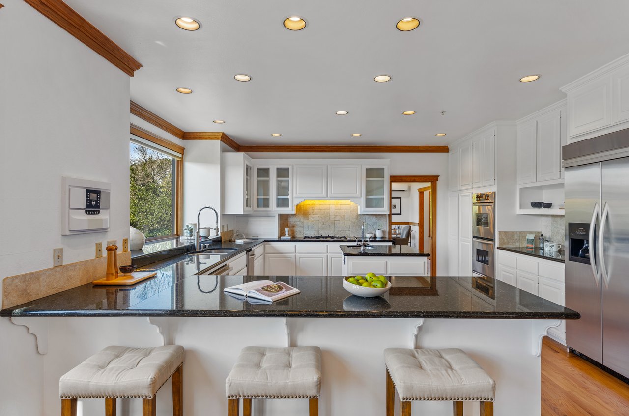 Expansive & Private Novato Estate