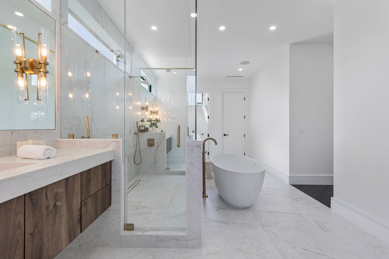 Murray Rd in Soso With Beautiful Water & Island Views