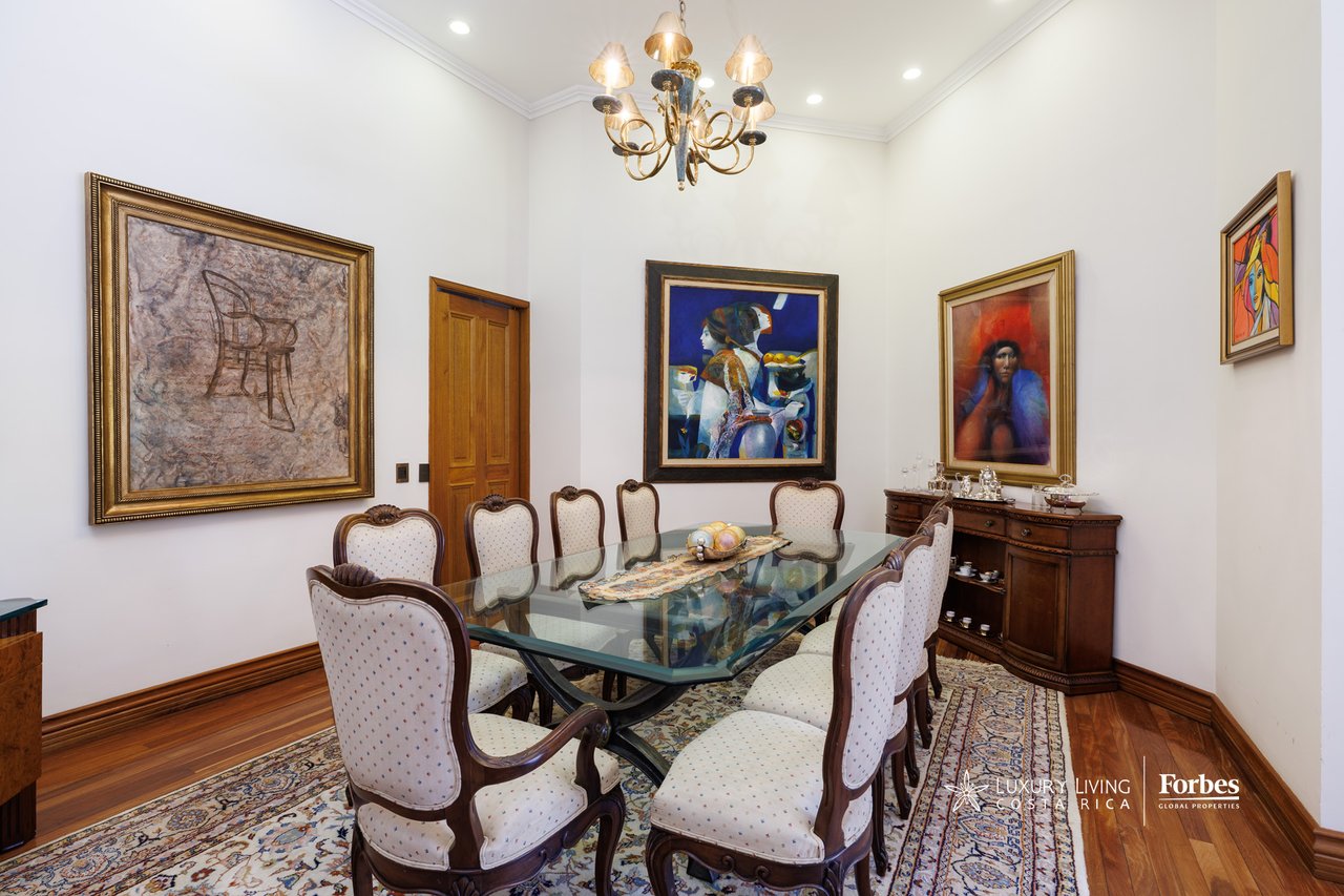 21575 - One level home with almost 3,000sqm of land in Bosques de Lindora