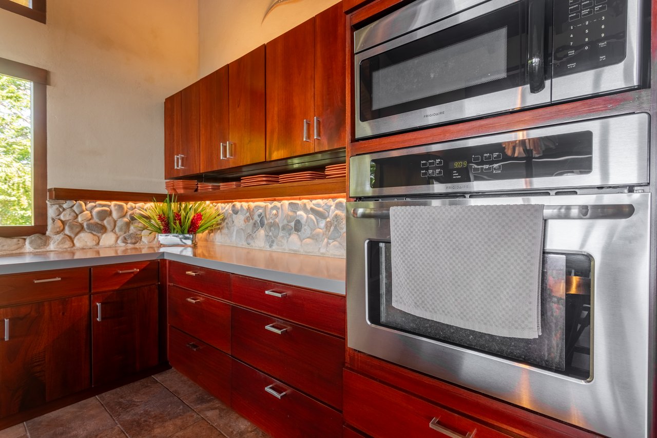 CasaPor Fin,Where the Rainforest Meets the Sea - Oceanview Luxury Estate