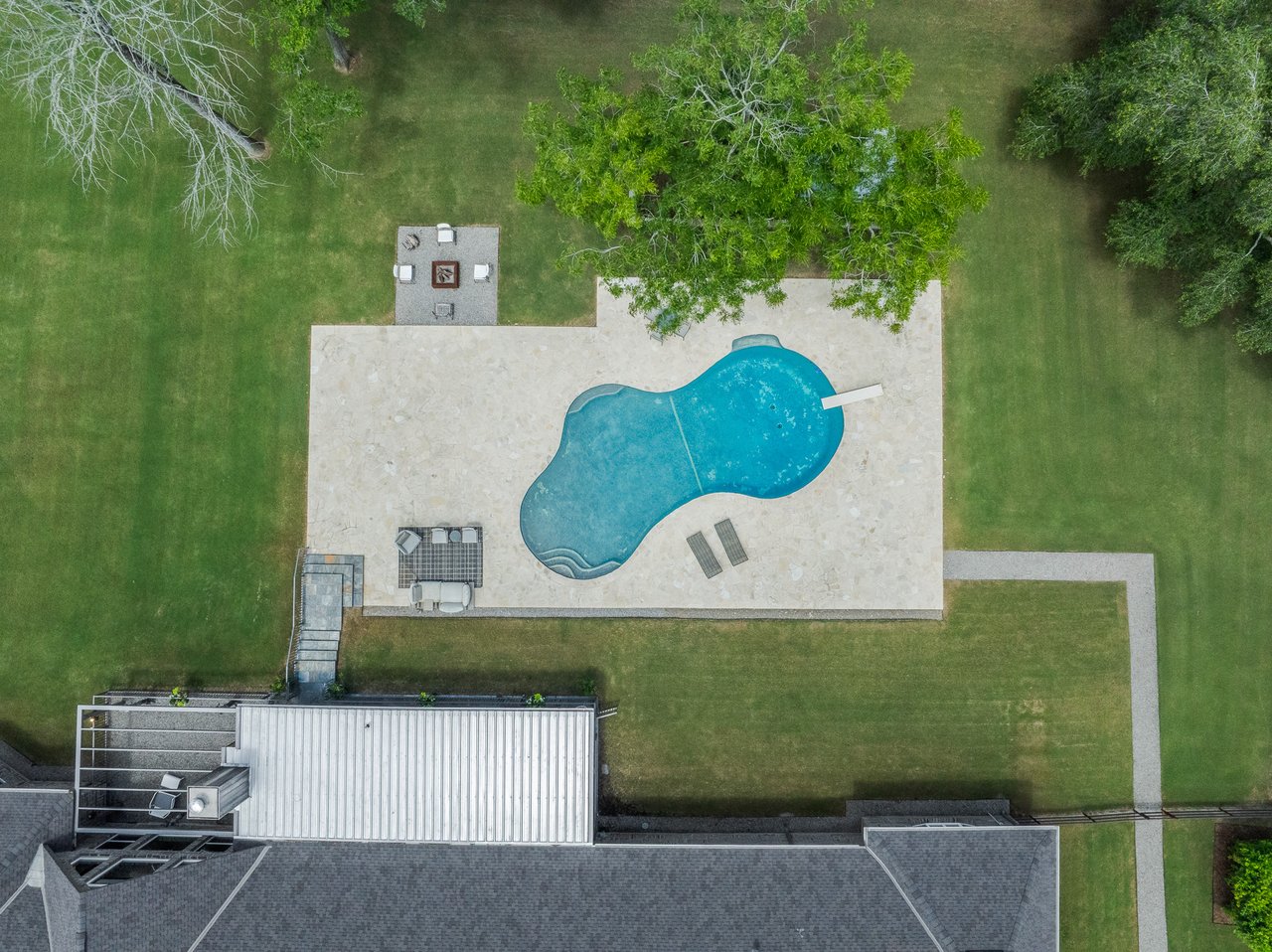 7521 Schoenau Road