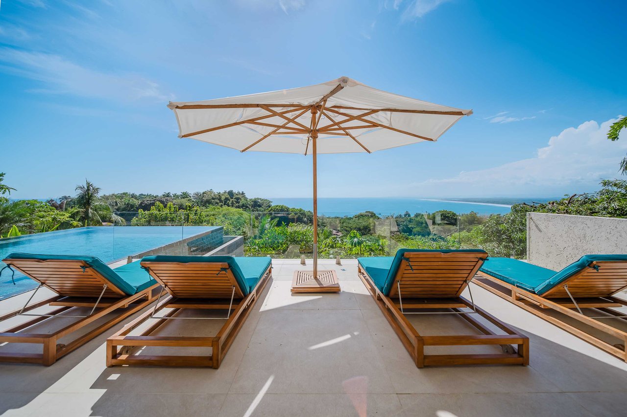 Casa Nola, Luxury Villa in Gated Community La Reserva