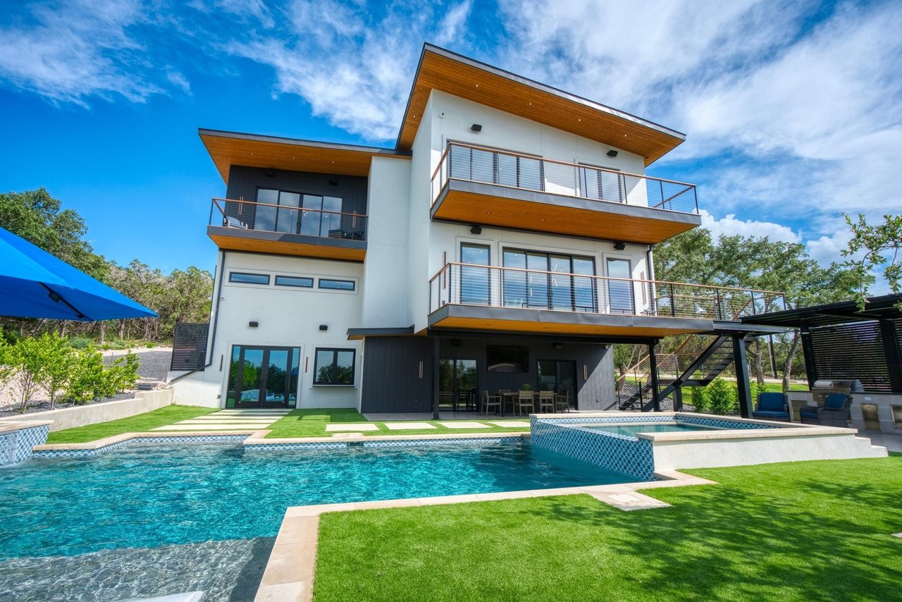 Luxxis Design 1104 Summit